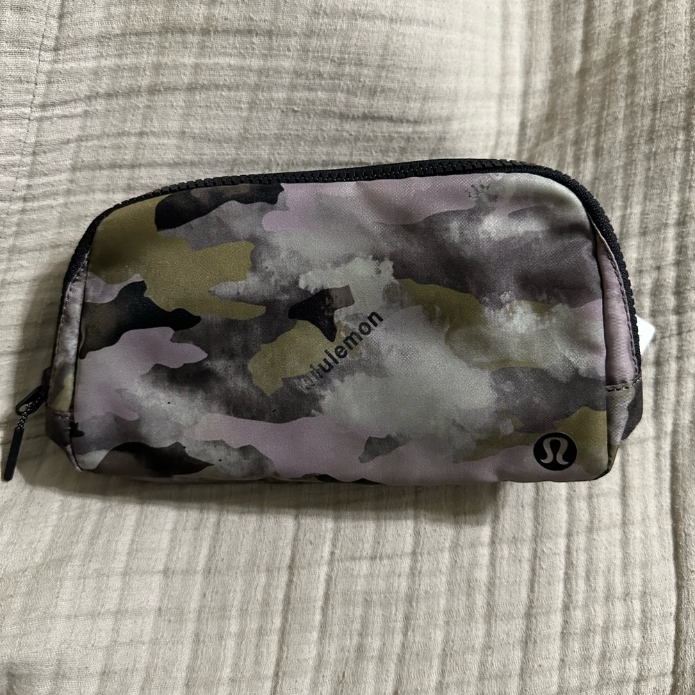NWT Lululemon Everywhere Belt Bag 1L